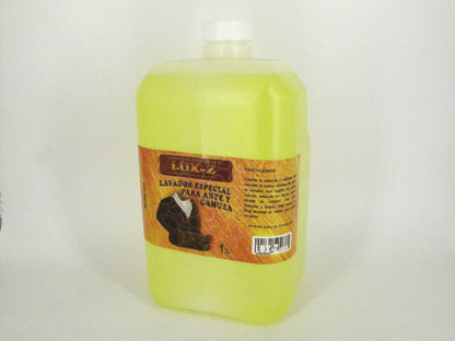 SKU - 1566 -- LAVADOR PARA GAMUZA LUX-Z 1000 ML